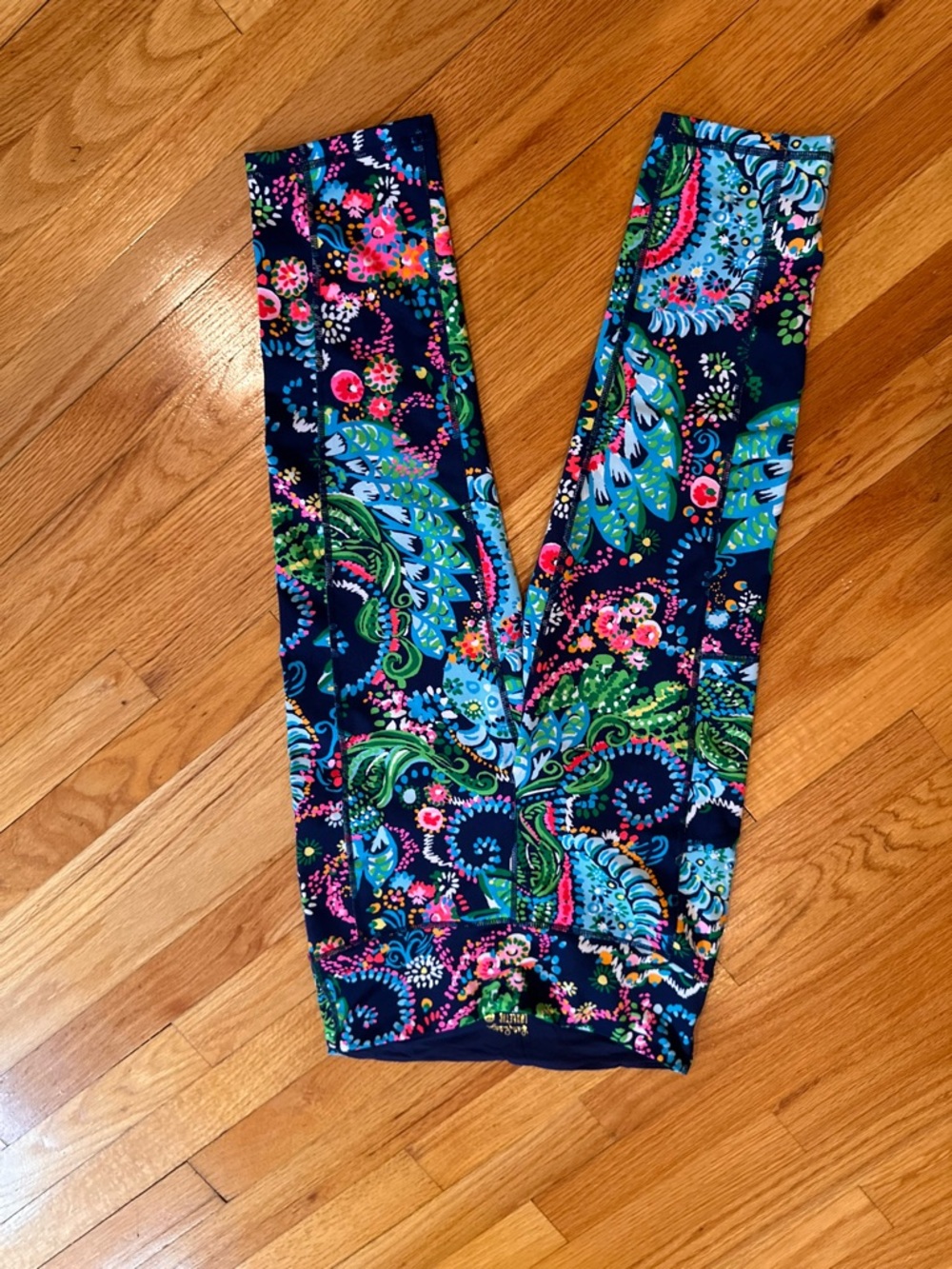 Lilly Pulitzer Navy Floral Paisley Cropped Leggings with Blue, Green & Pink